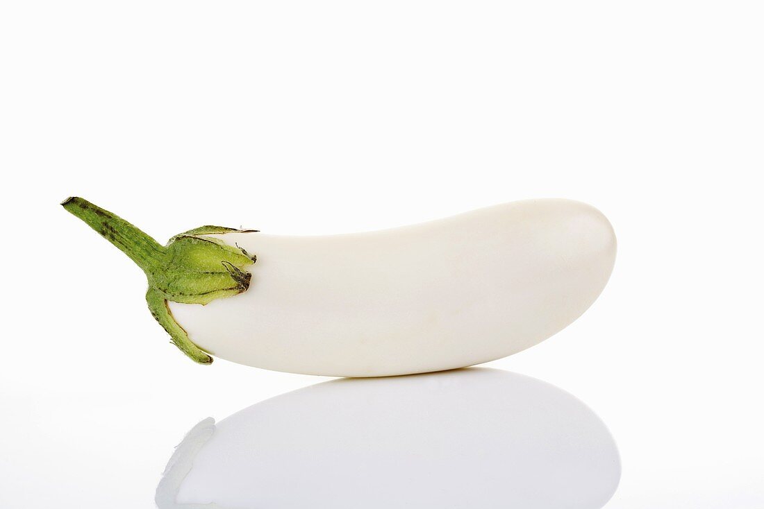 White Mini-Aubergine, close-up