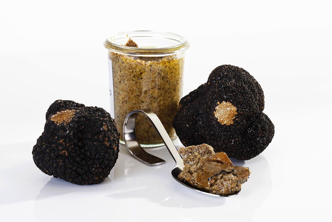 Truffle pesto and black truffles