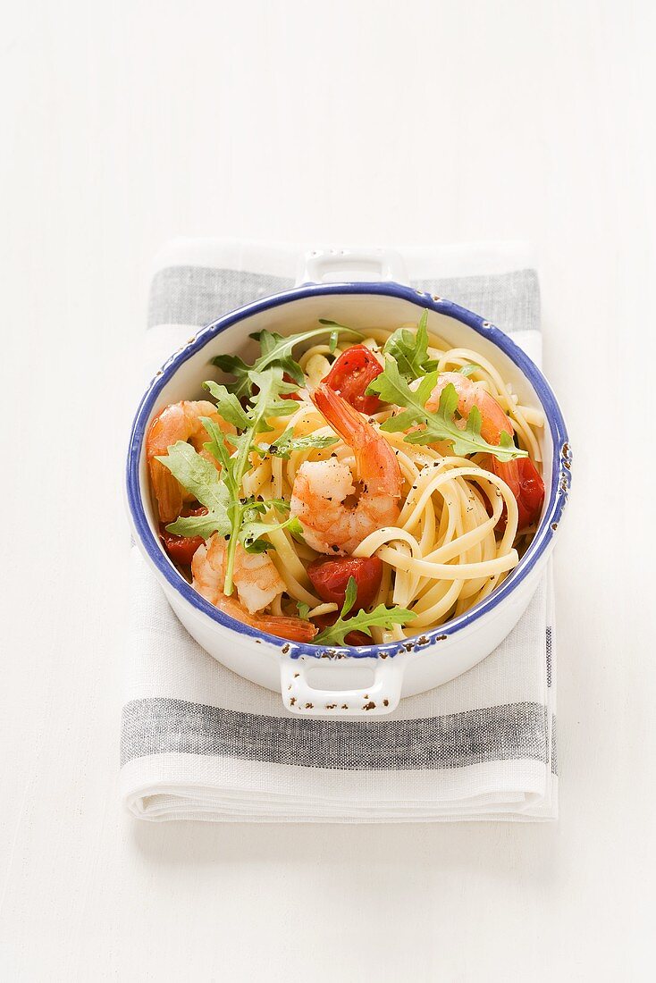 Spaghetti mit Rucola, Kirschtomaten und Garnelen