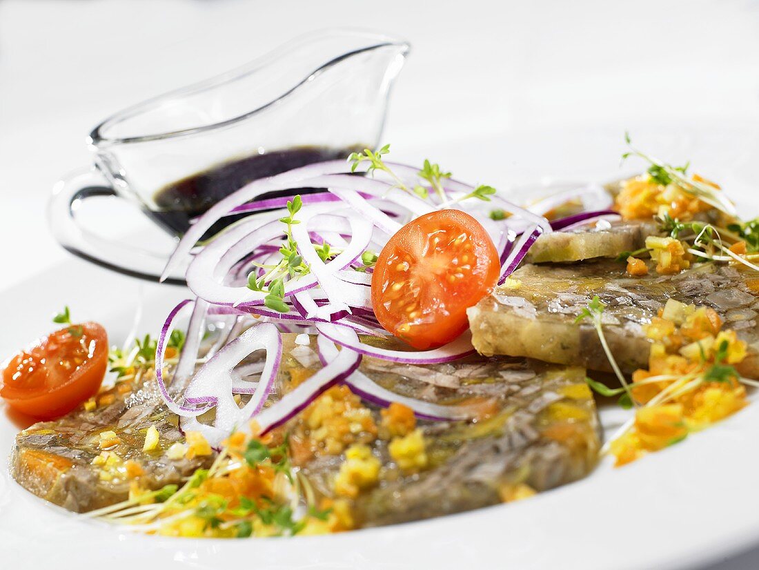 Boiled beef in aspic with fresh onions