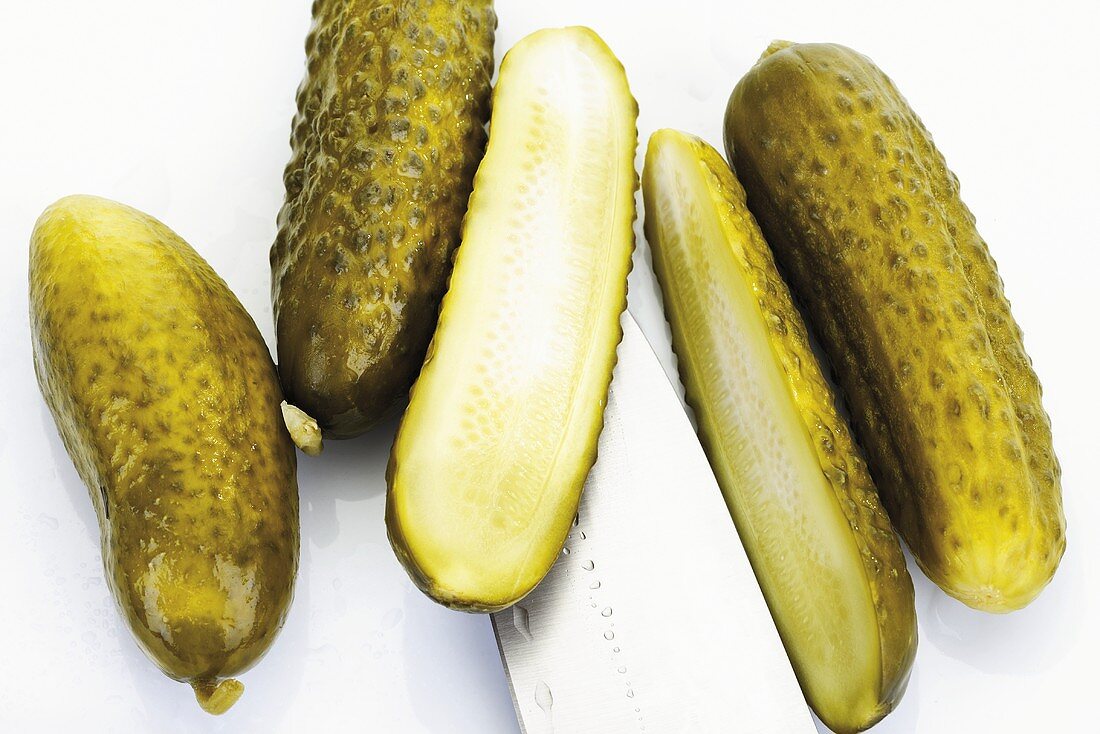 Pickled gherkins, whole and halved