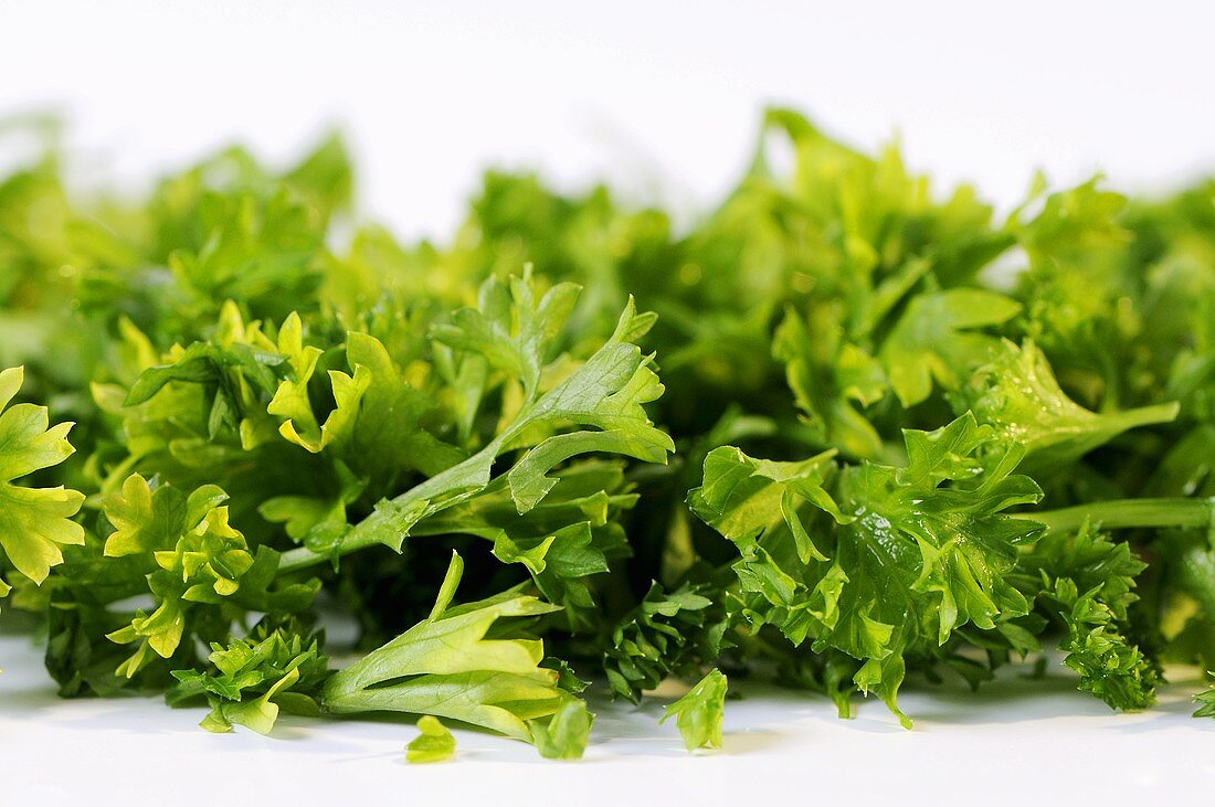 Fresh parsley (close-up)