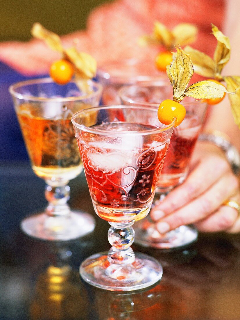 Fruity cocktails with physalis