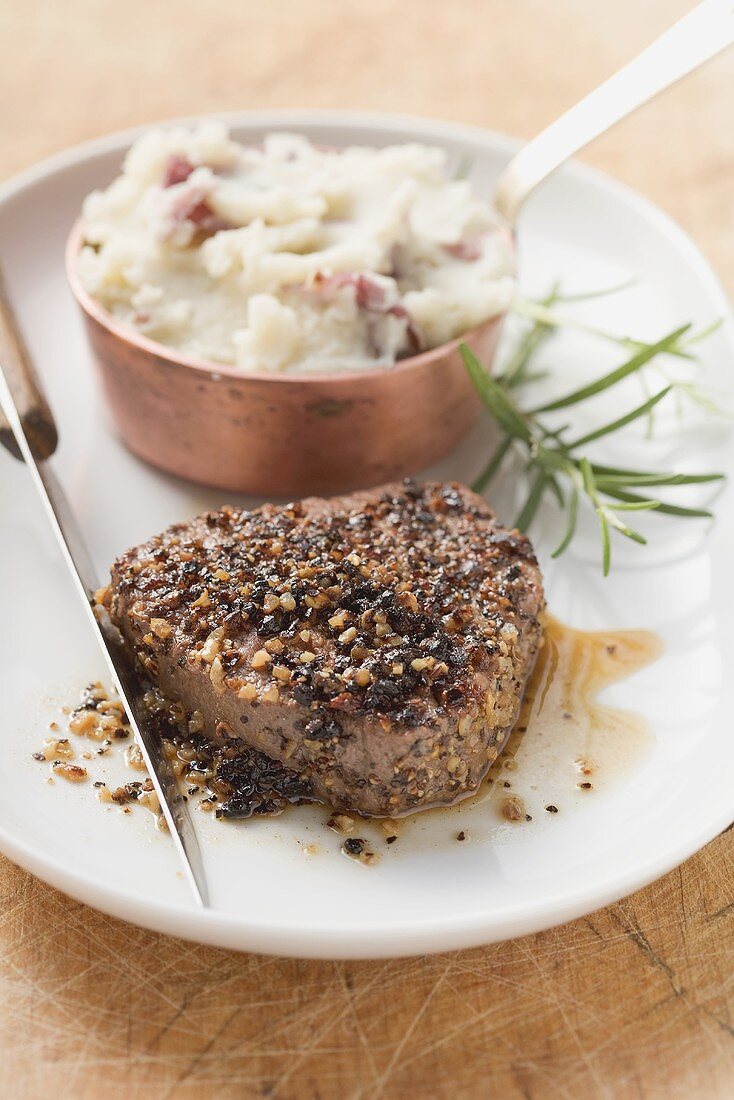 Peppered steak with mashed potato
