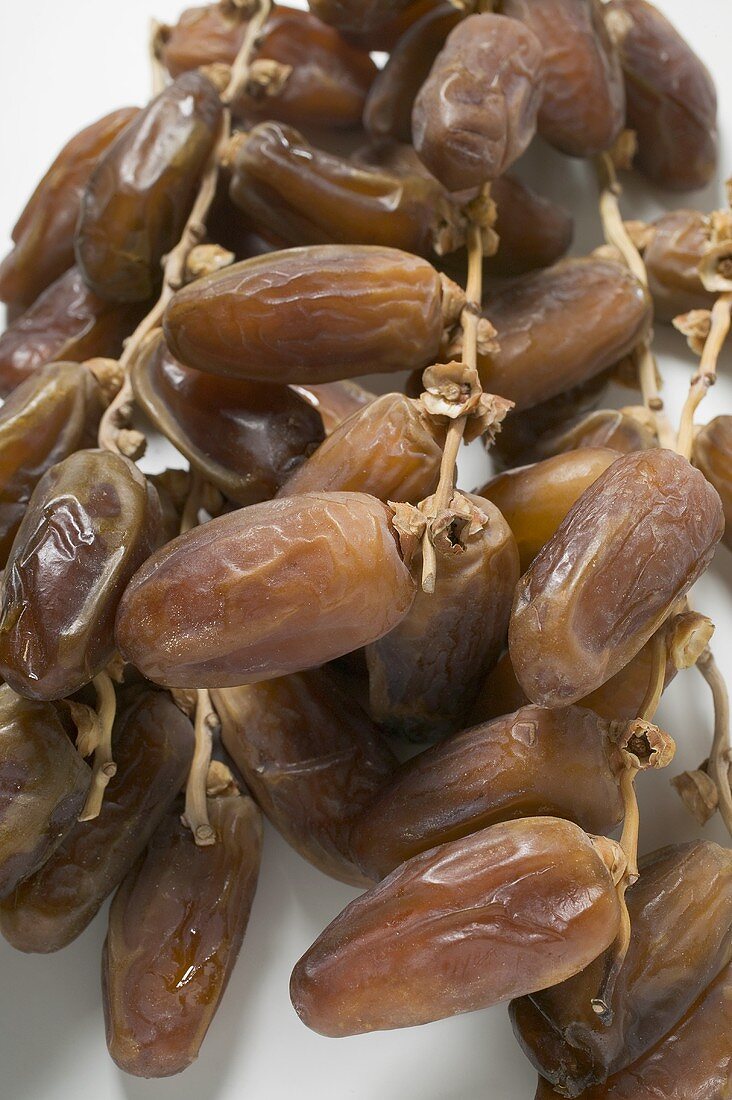 Fresh dates with stalks (close-up)