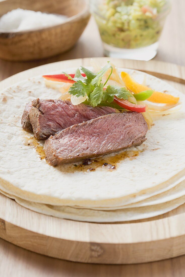 Tortilla mit Rindfleisch und Paprika (Mexiko)