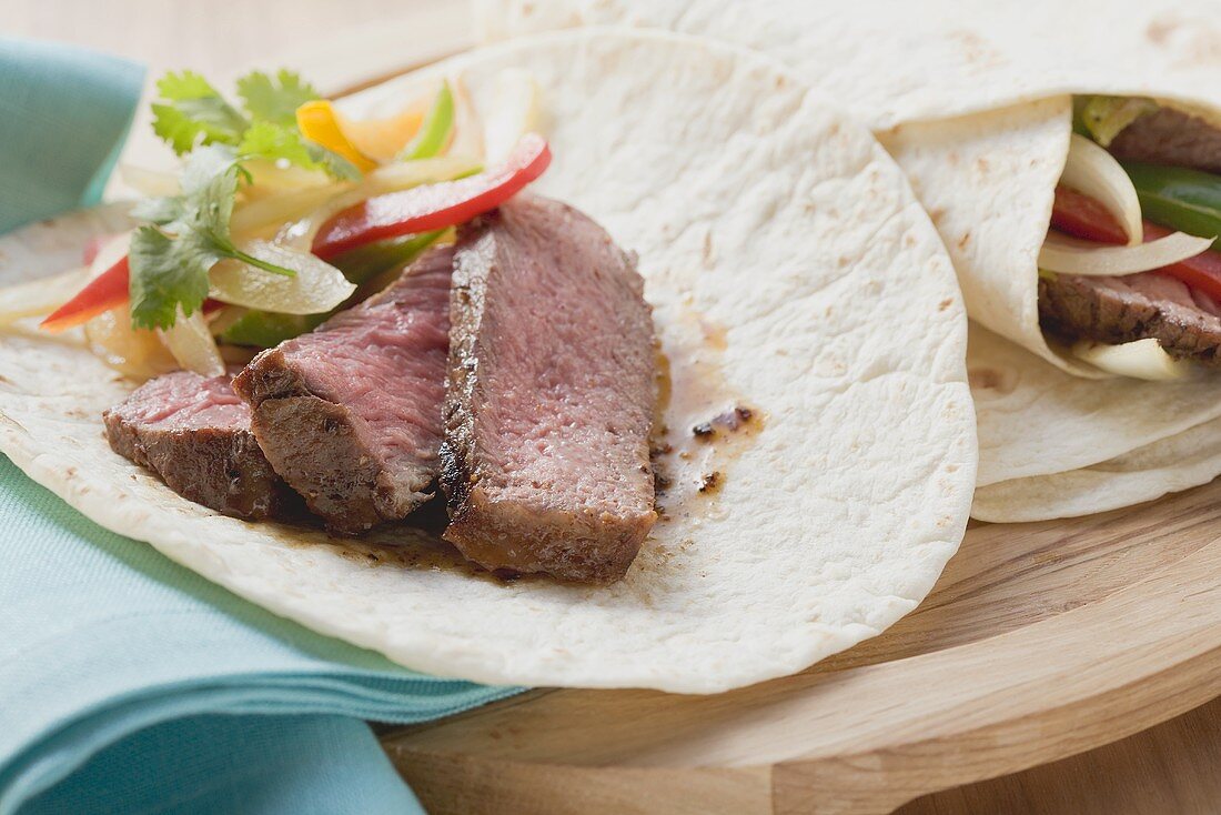 Tortilla mit Rindfleisch und Paprika (Mexiko)