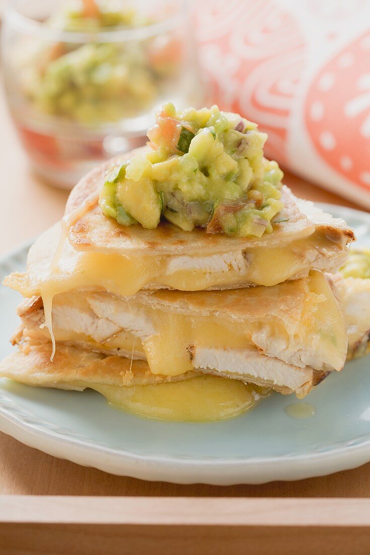 Quesadillas mit Hähnchen und Guacamole (Mexiko)