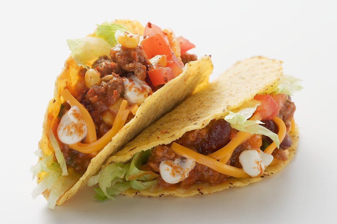Tacos mit Hackfleisch, Käse und saurer Sahne