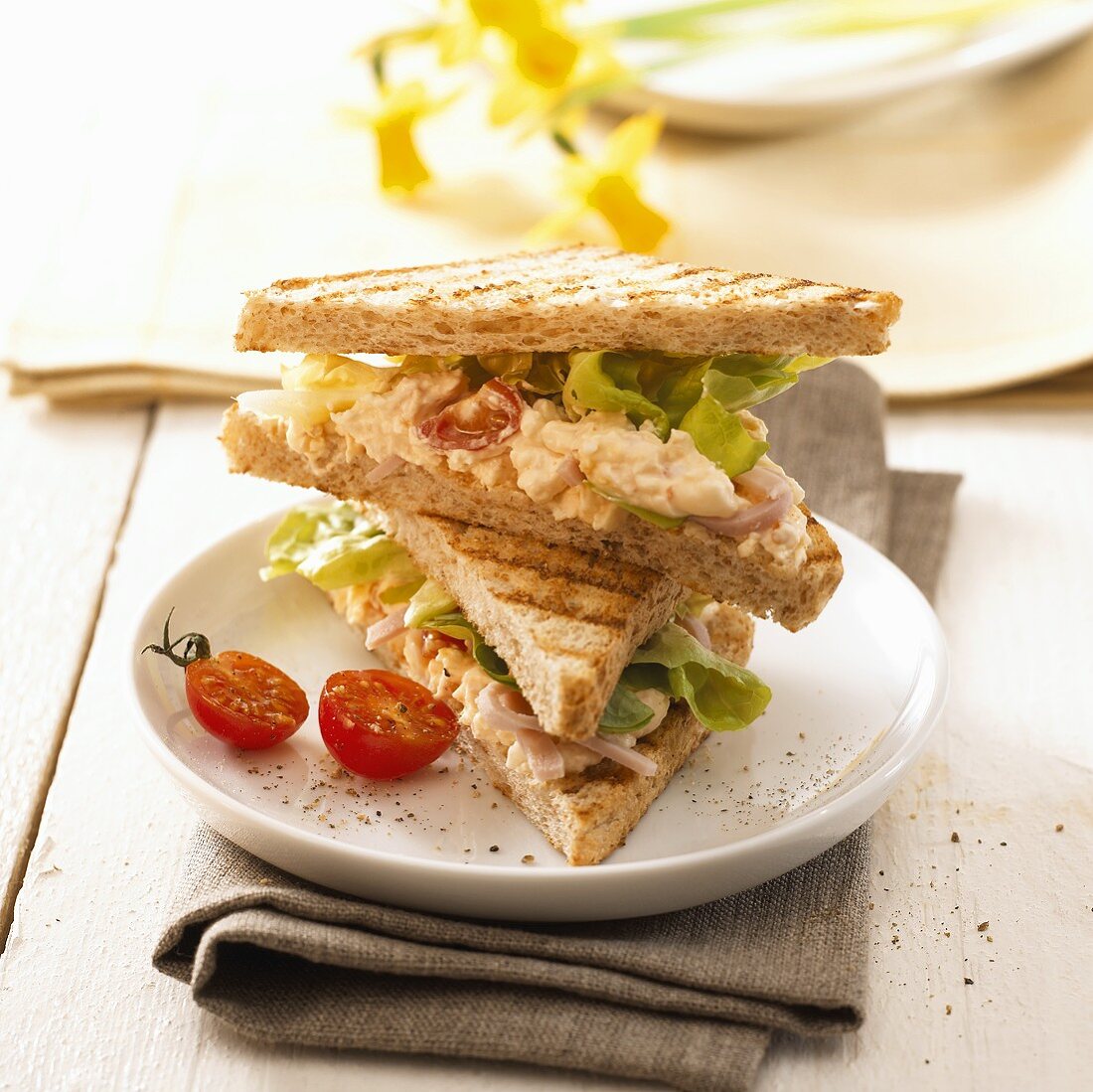 Getoastete Sandwiches mit Eieraufstrich