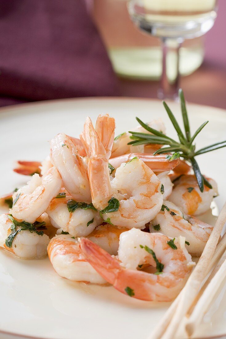 Fried prawns with rosemary and sesame grissini