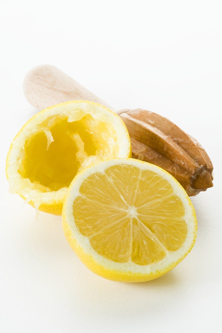 Lemons with lemon reamer