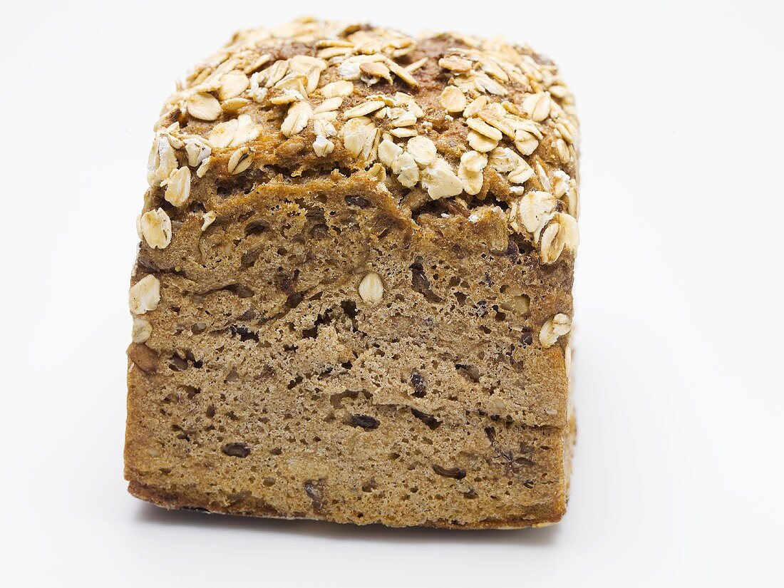 Vollkornbrot mit Haferflocken – Bilder kaufen – 970644 StockFood