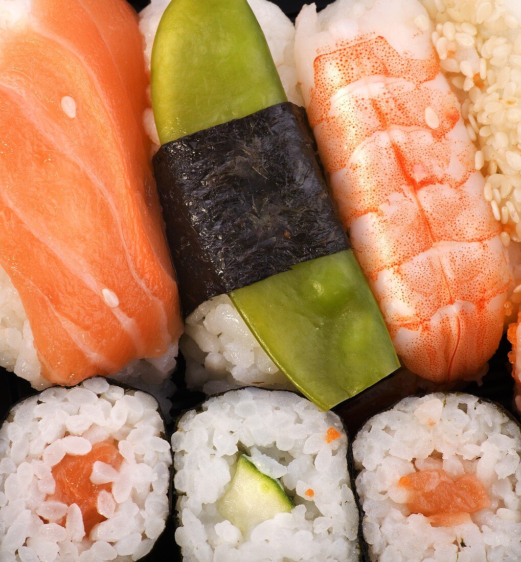 Assorted sushi from above (close-up)