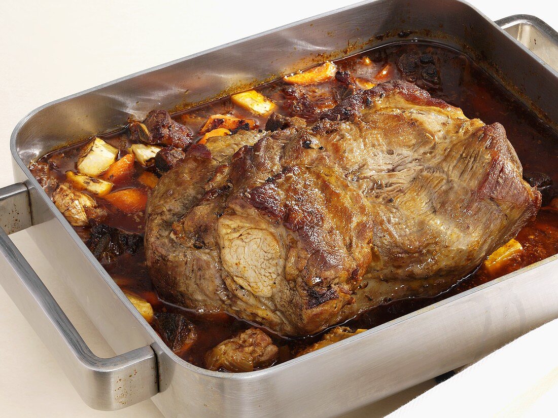Roast pork (neck) in roasting tin