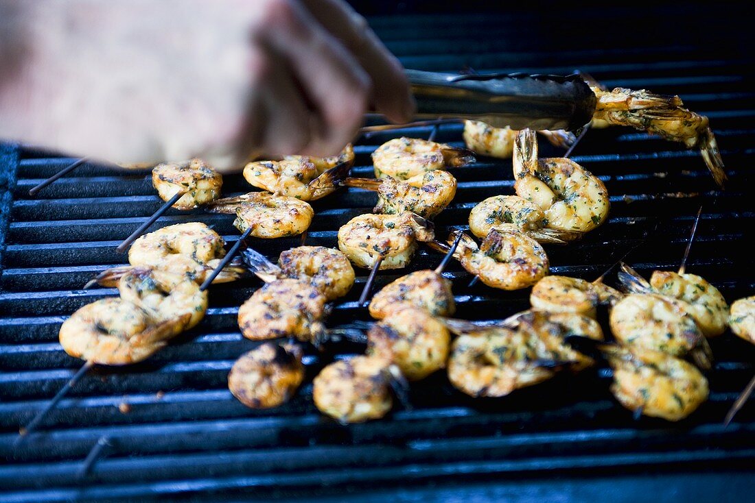 Garnelenspiesse auf dem Grill