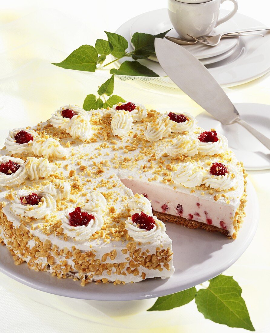 Frischkäse-Preiselbeertorte