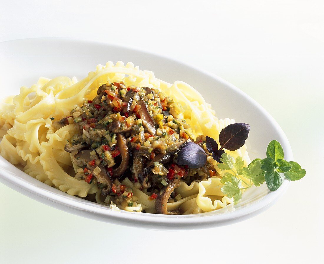 Pasta with shiitake mushrooms and vegetables