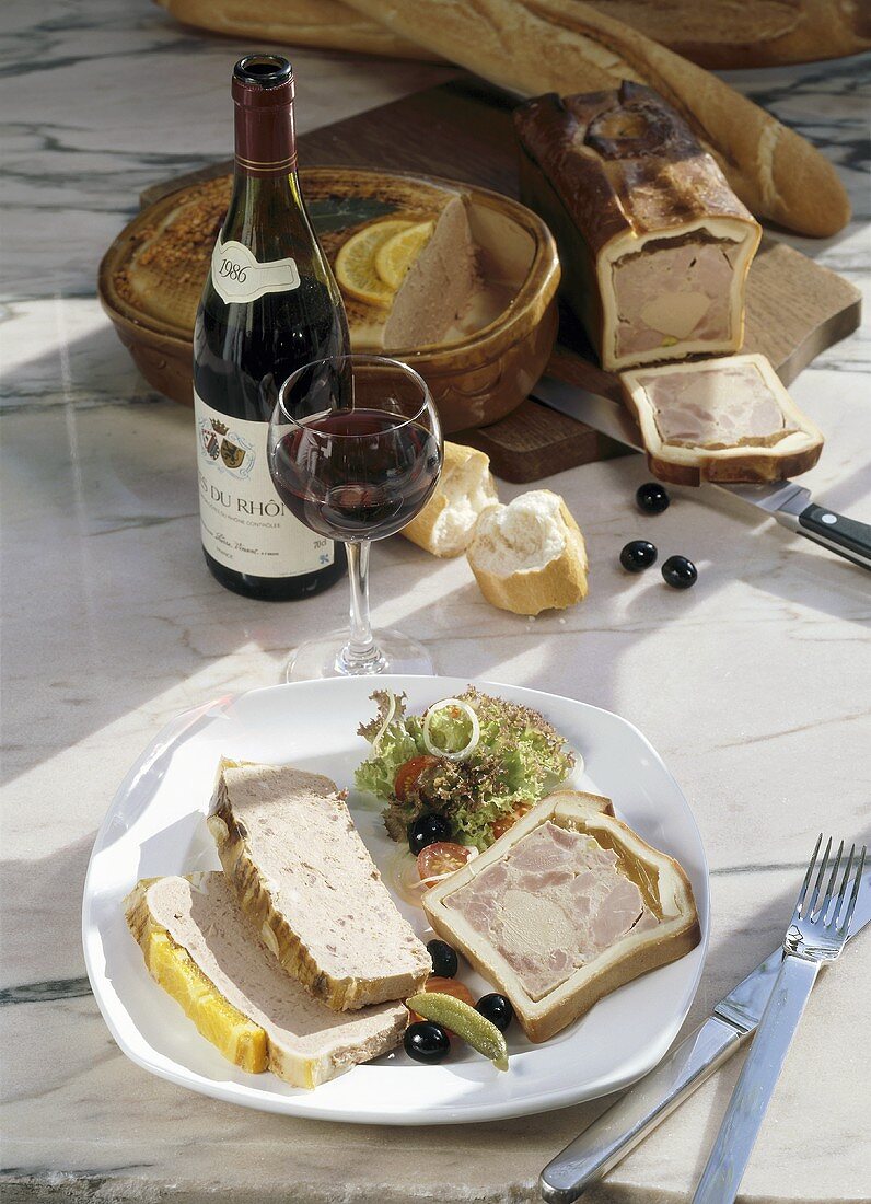 Pâté and pie with red wine