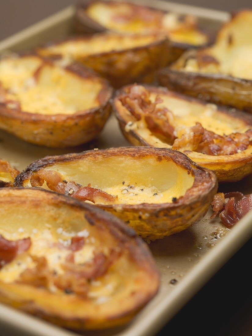 Ofenkartoffeln mit Bacon (Close Up)
