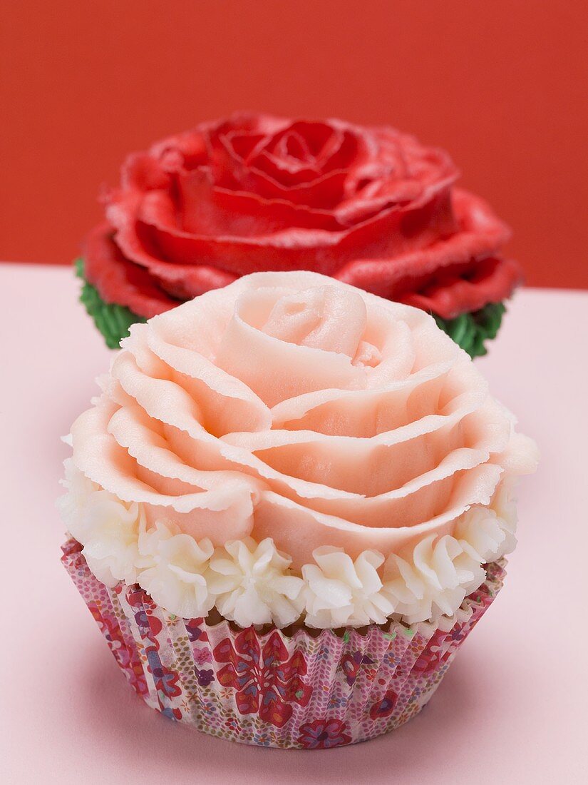 Rosen-Cup Cakes rot und rosa