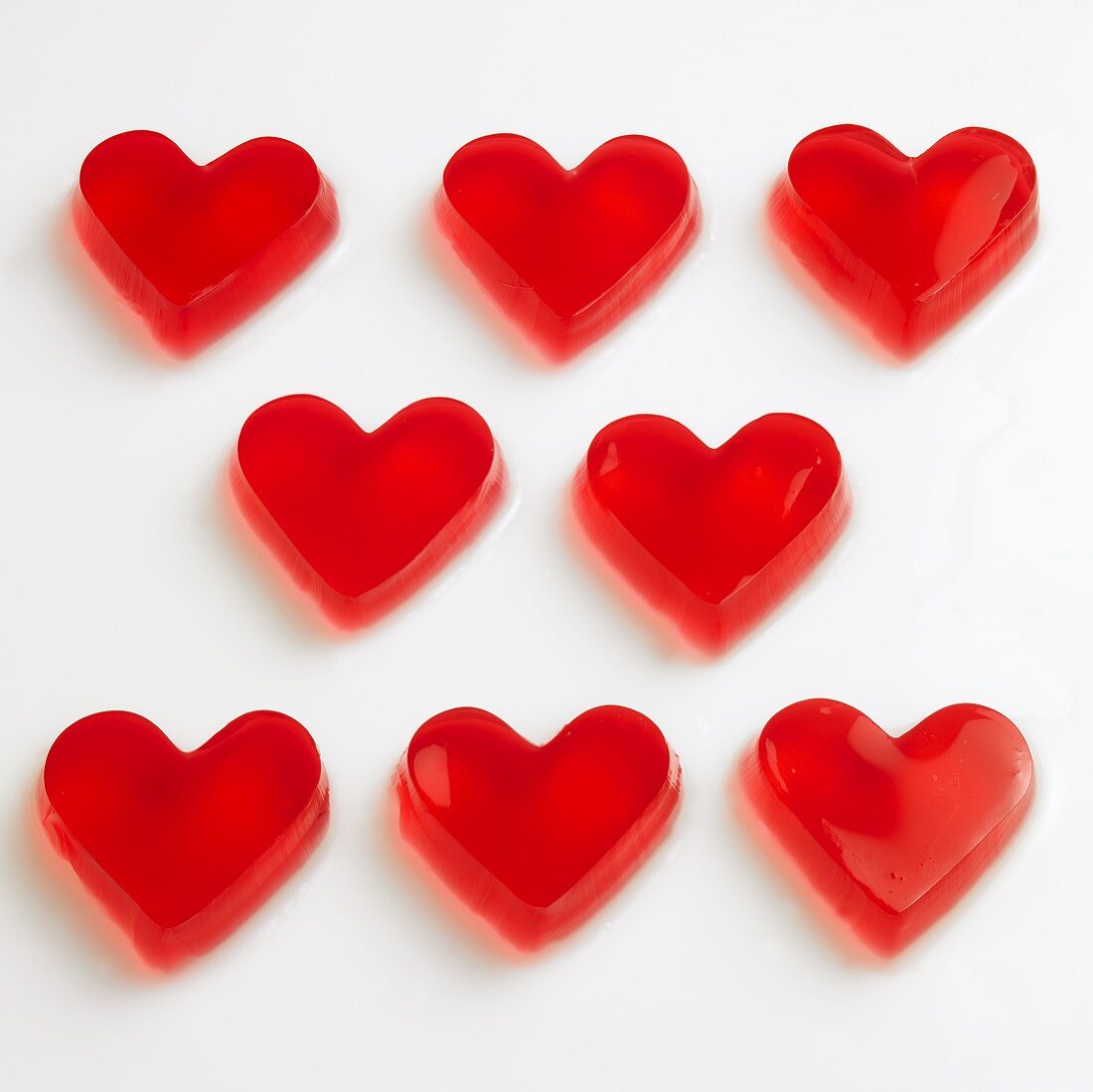 Rote Herzen aus Himbeergelee
