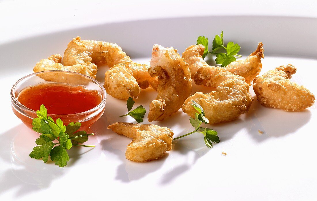Deep-fried prawns with chilli dip