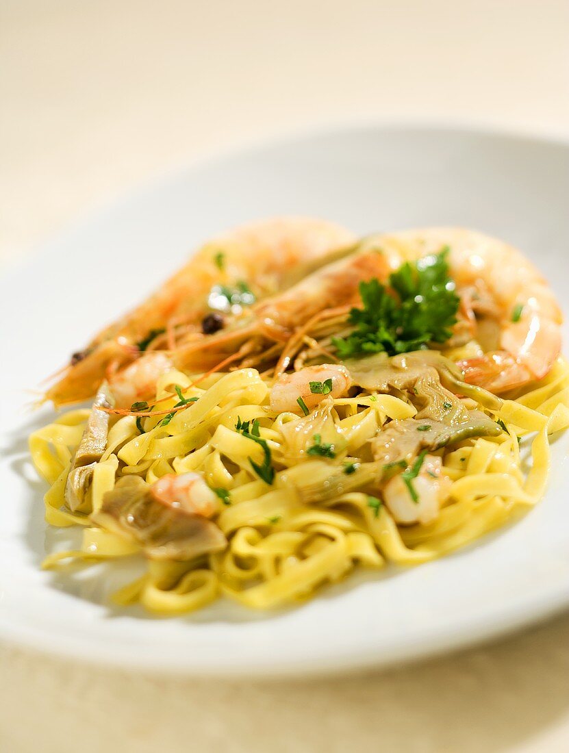 Fettuccine with artichokes and prawns