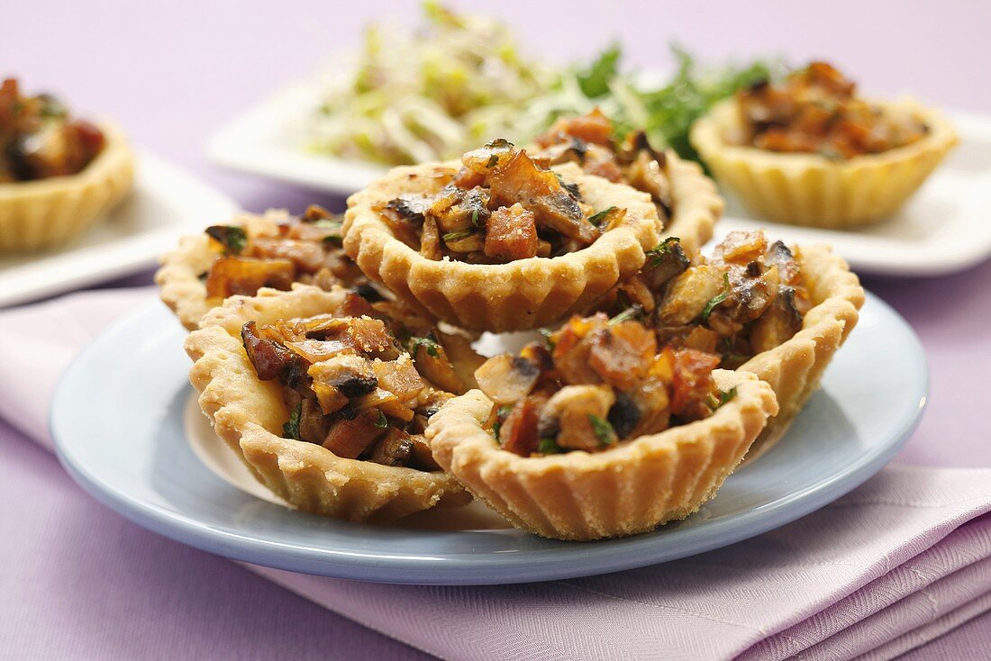 Ham and mushroom tarts