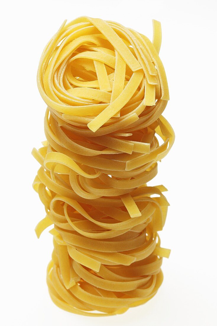 A tower of mie noodles