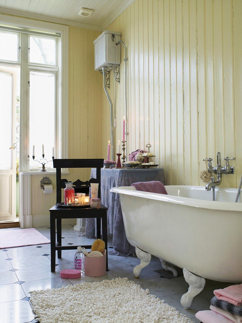 Retro-style bathroom