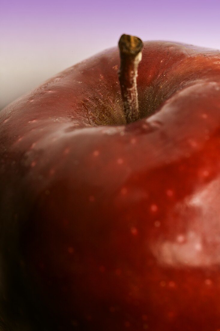Red apple (detail)