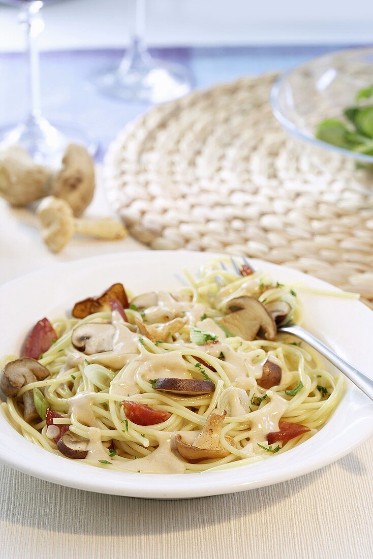 Spaghetti mit Pilzen, Chorizo und Sahnesauce