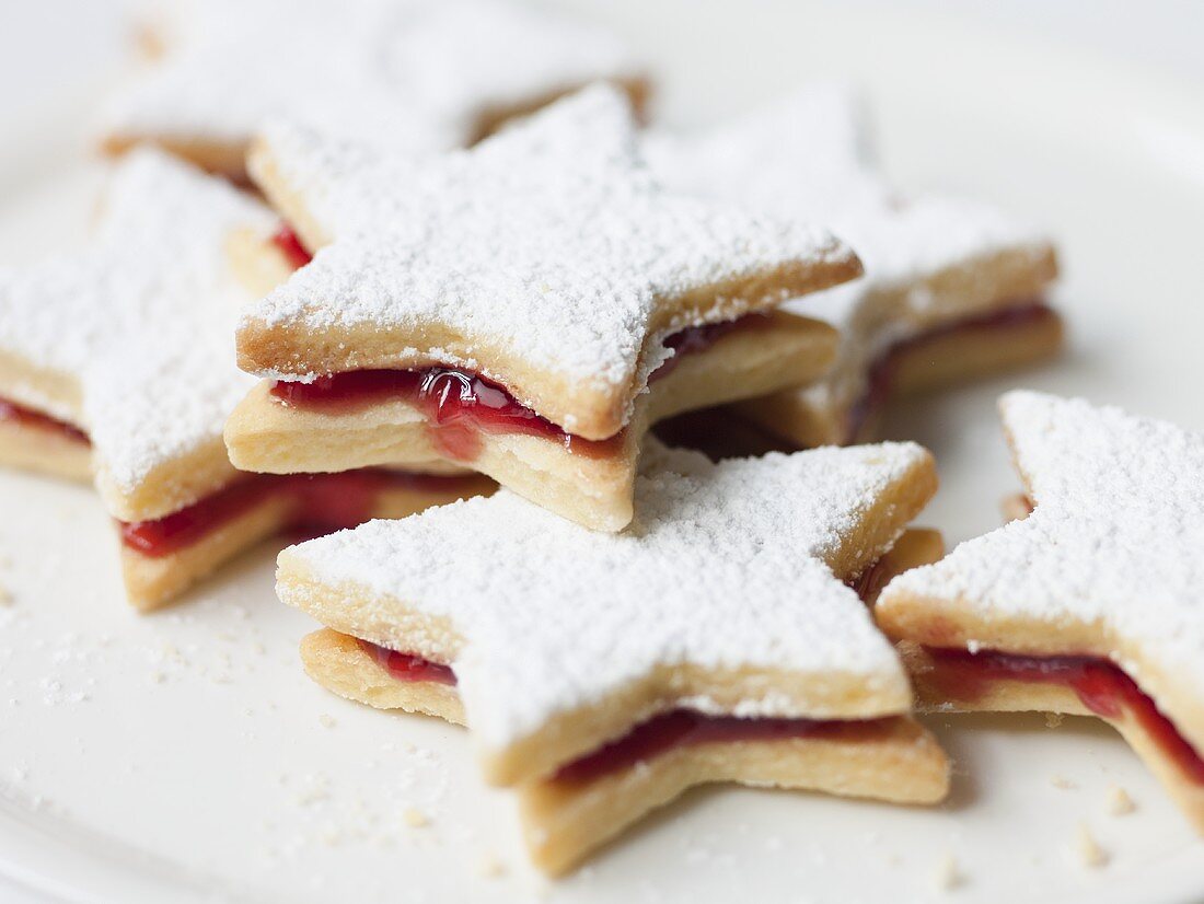 Jam-filled star biscuits
