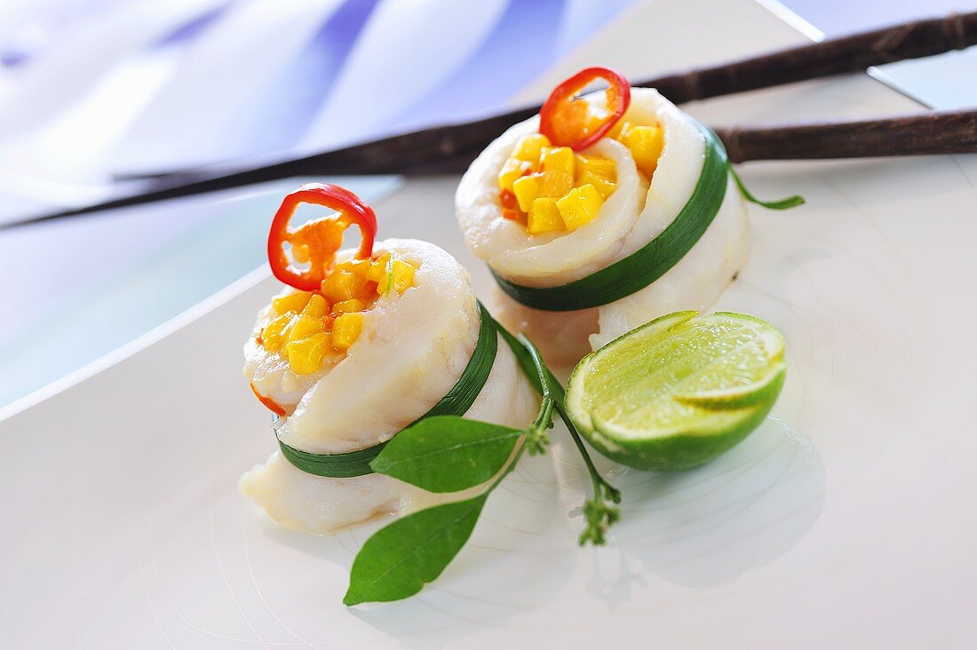 Sole rolls with mango and chilli