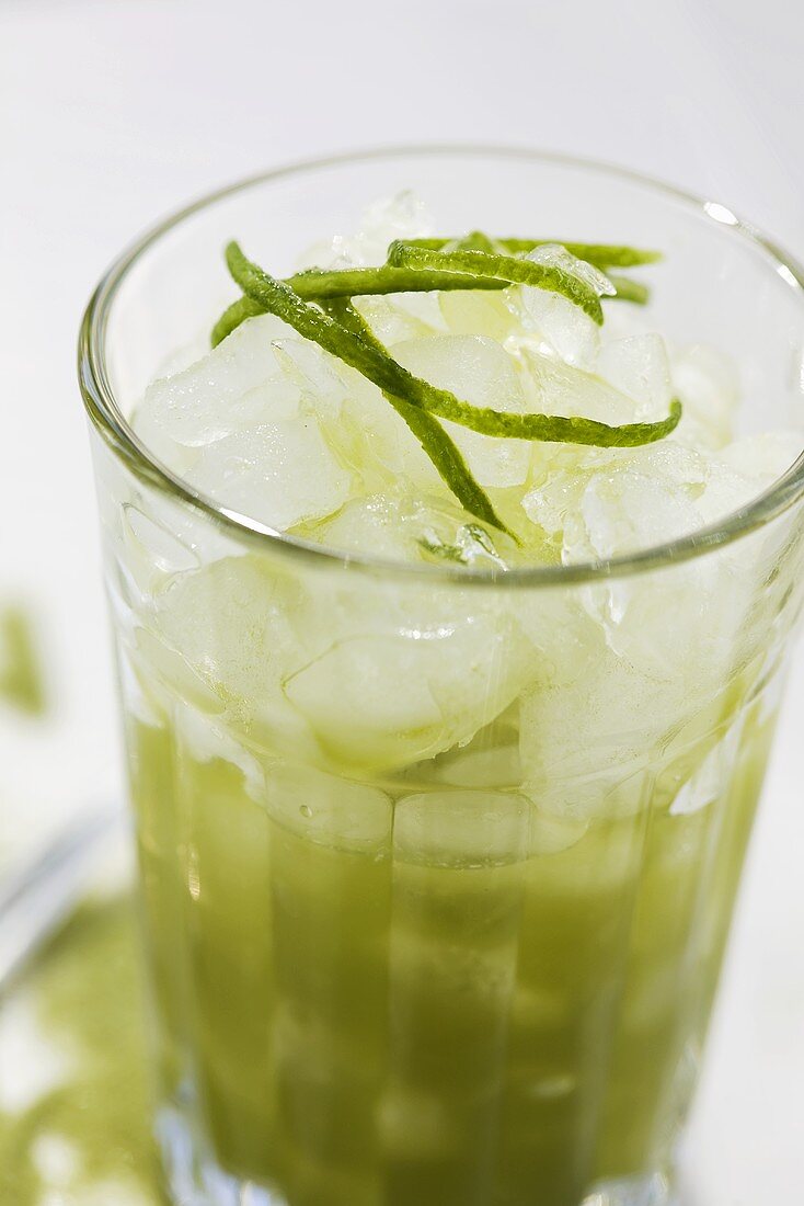 Eiskalter Grüner Tee (Matcha)