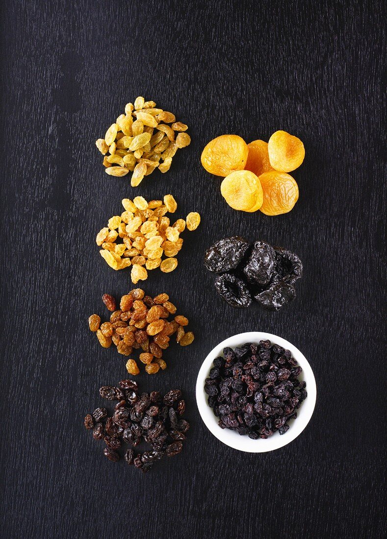 Various types of dried fruit