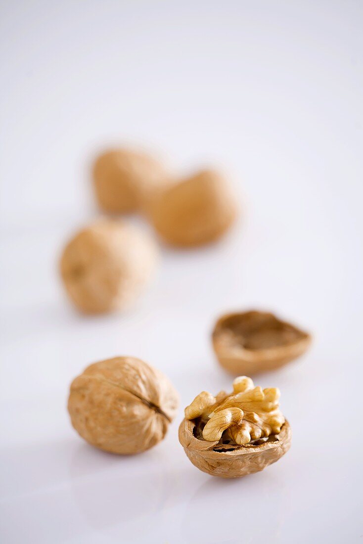 Walnuts, unshelled and shelled