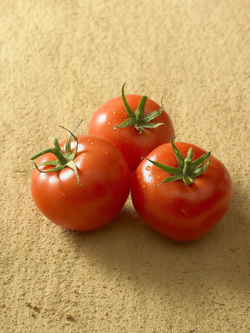 Drei Tomaten