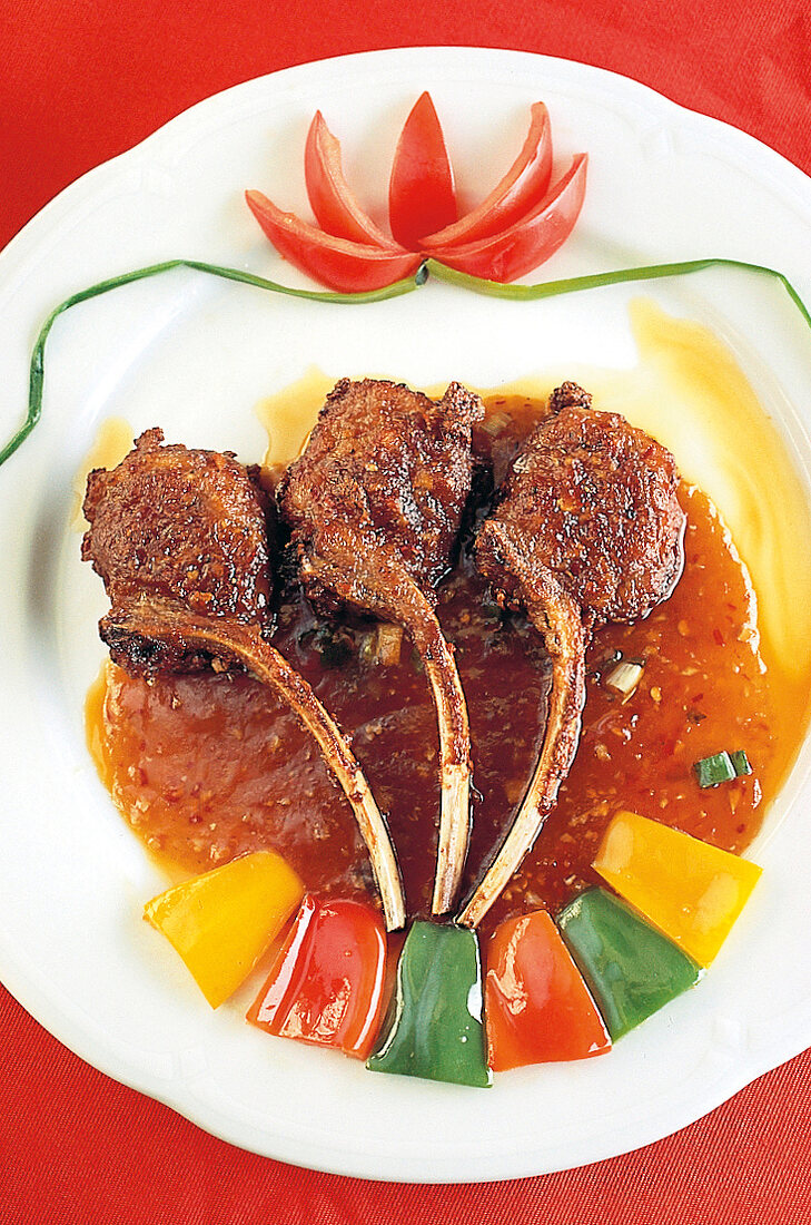 Lamm mit Kreuzkümmel, Chili und Paprika im China-Restaurant in Wien