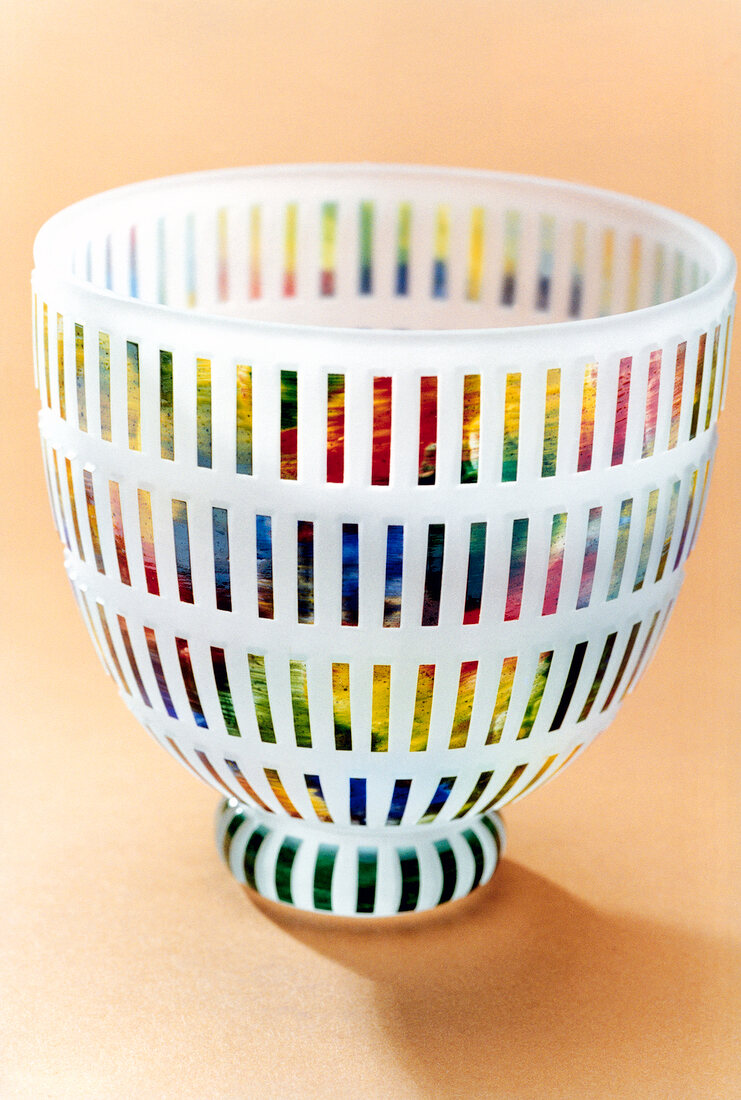 Bunte Streifen-Schale aus Glas 