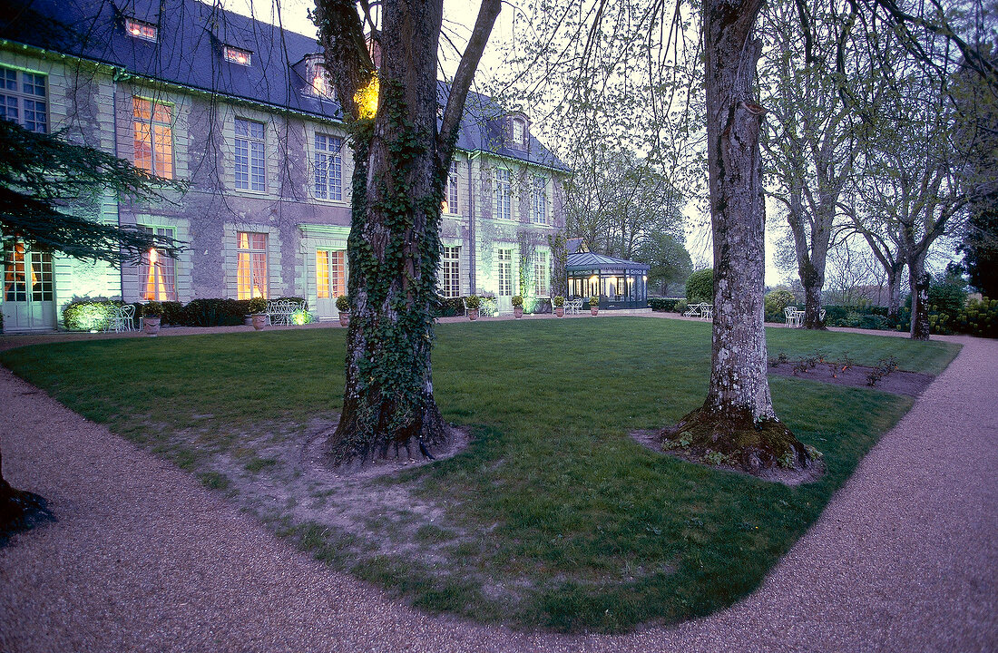 Château de Noirieux, Hotel in der Abenddämmerung, Loire-Tal