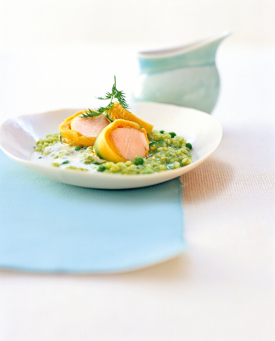 Soufflierte Jakobsmuscheln auf Erbsenrisotto