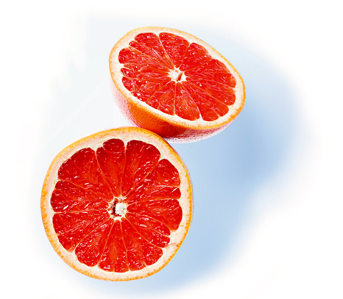 Zwei halbe Grapefruits, orange 