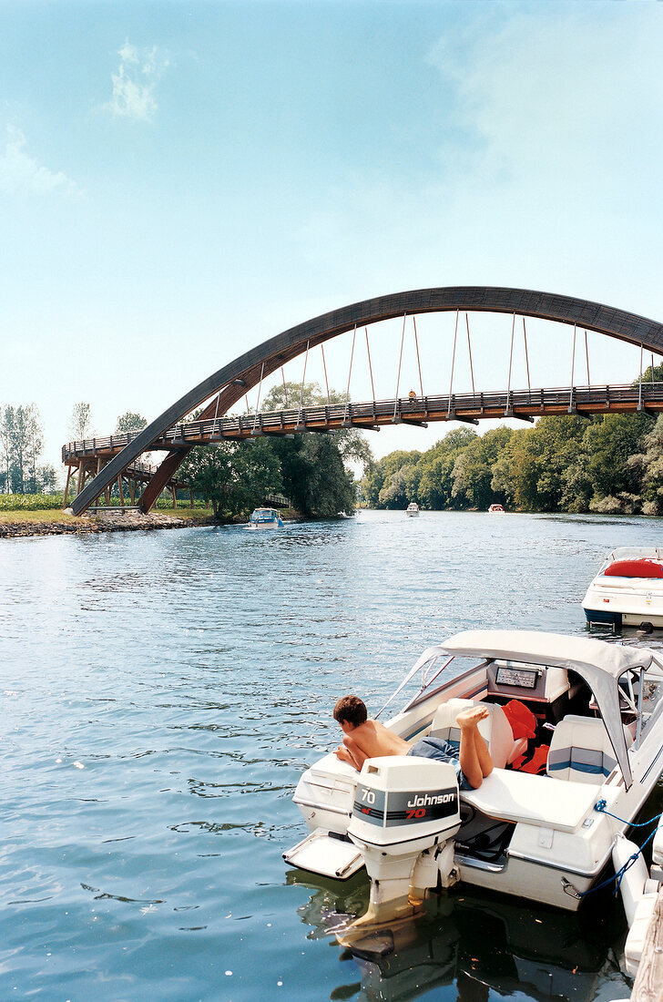 Rotary-Brücke über den Broye-Kanal bei Sugiez, Wasser, Fluss