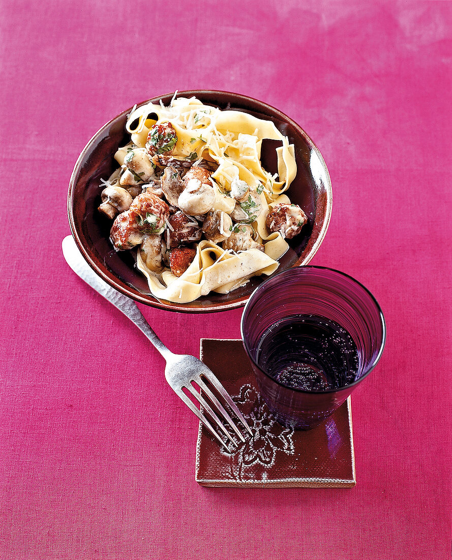 Pappardelle mit Fleischklößchen 