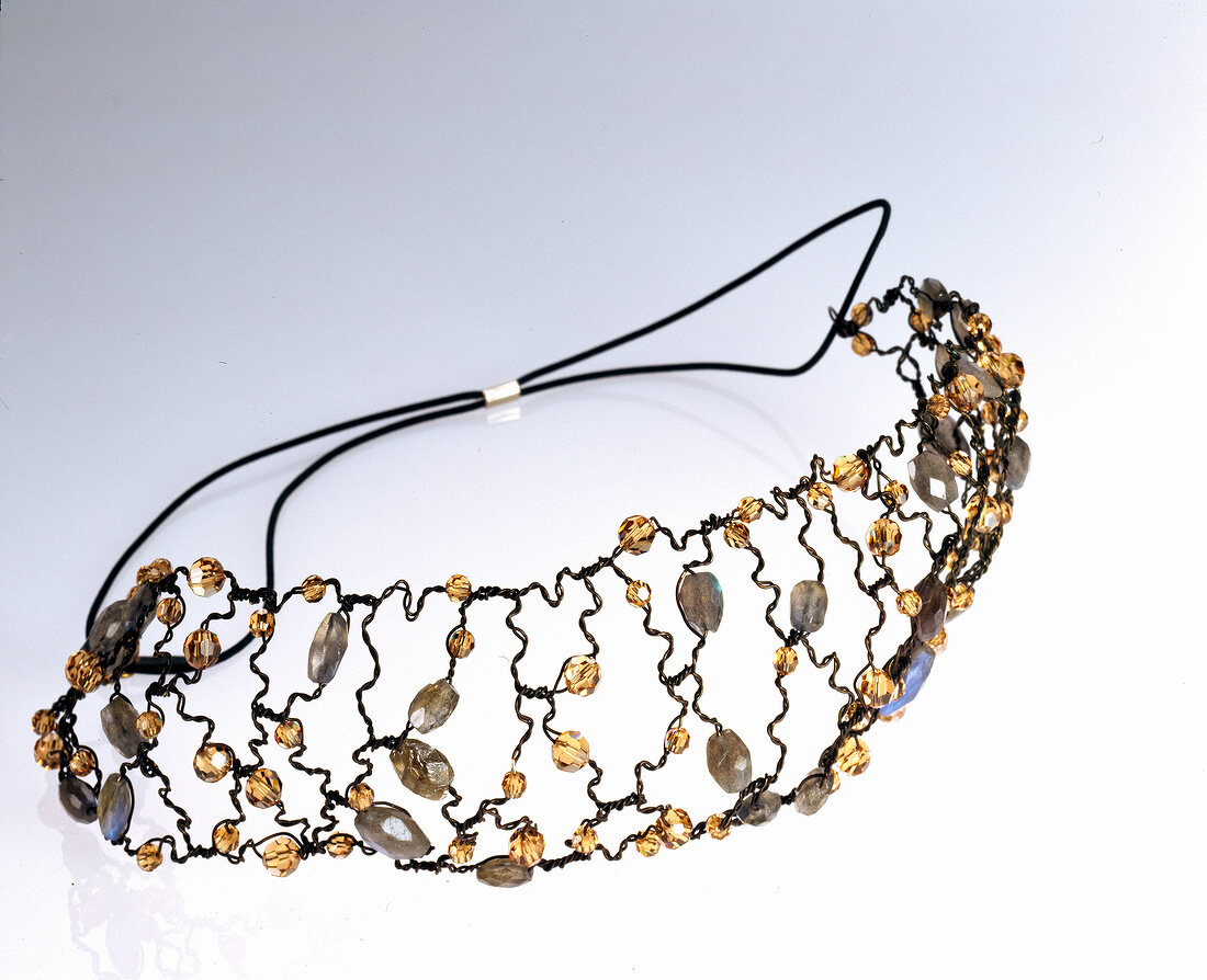 Haarband mit Steinen und Perlen 