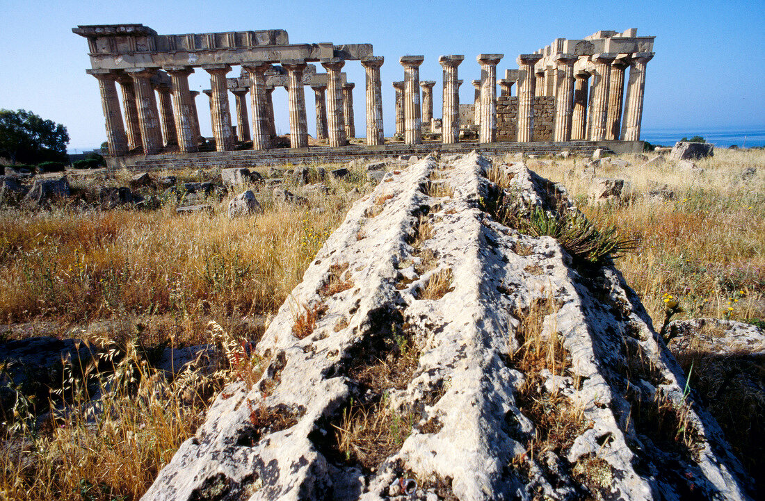 Sizilien: Tempelanlage mit Säulen in Selinunte