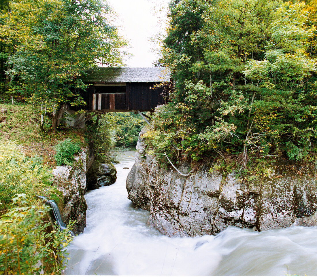 Kommabrücke von 1720 über die Bolgenachschlucht