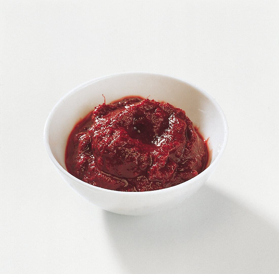 Asiatisch, Schale mit Tandoori paste, rot, - Freisteller